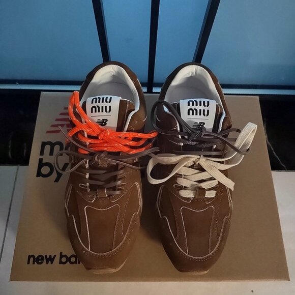 New Balance x Miu Miu 530 SL Suede Sneakers Cinnamon - Picture 2 of 7